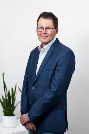 Jochen Pfeifer1